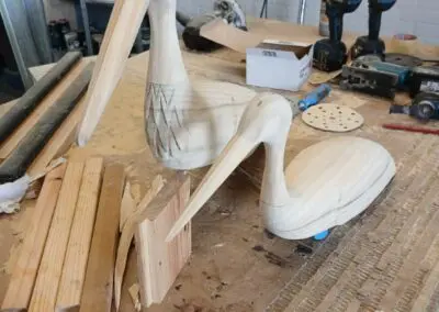 Storkene på Restaurant Bondestuens tag. Storken er håndlavet hos Søgaard Snedkeri