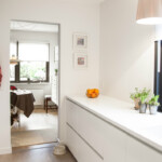 Montage af køkken fra Søgaard tømrer og snedker