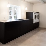 Bryggers Entré Vaskerum Grovkøkken Landkøkken Montering Klinker Fliser Indbygget skabe Specialmål Skabe Søgaard tømrer og snedker