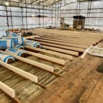 Totalrenovering med nyt tag isolering loft vinduer mm i proces - Søgaard tømrer og snedker