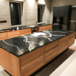 Montering af granit- og marmorplader Køkken Nyt køkken Trækøkken og marmorbordplade Søgaard tømrer og snedker