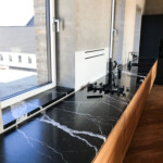 Montering af granit- og marmorplader Køkken Nyt køkken Trækøkken og marmorbordplade Søgaard tømrer og snedker