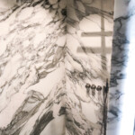 Montering af granit- og marmorplader Badeværelse Søgaard tømrer og snedker